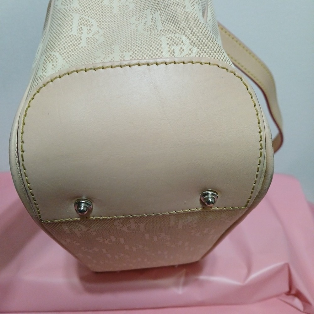 Dooney & Bourke Classic Ivory Satchel Push Lock Detachable Strap Vintage Y2K - Picture 9 of 16